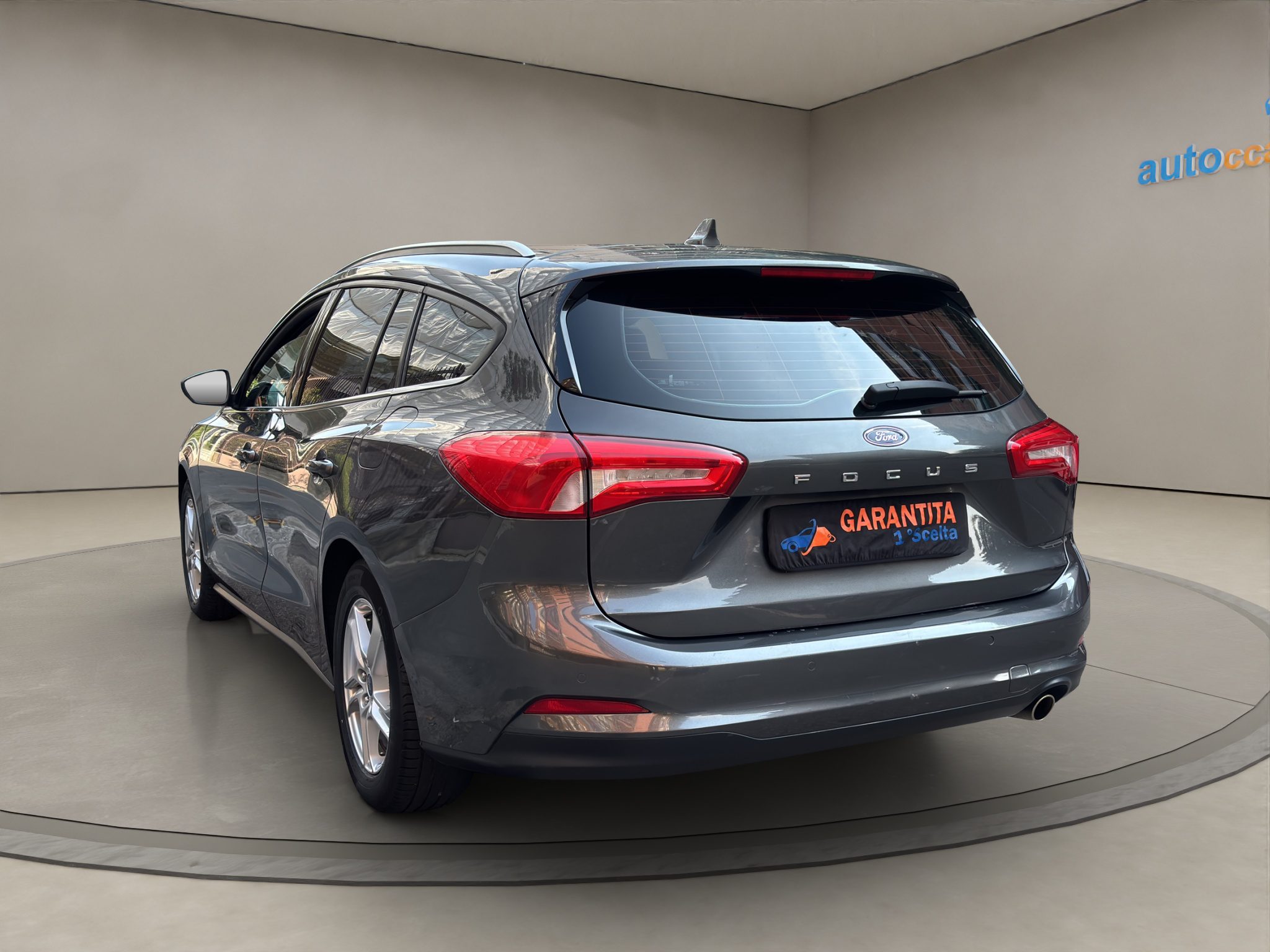 FORDFOCUSSWBENZ_04_converted